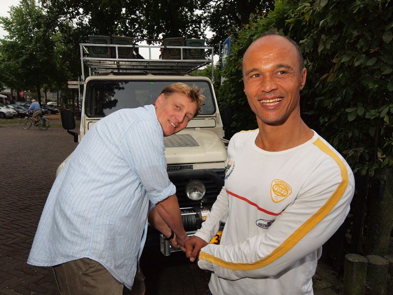 De lier op de door Michiel opgeknapte Landrover Defender voor de uitvoering van de expeditie Dutch Bloodbrothers heeft een trekkracht van 15 ton.