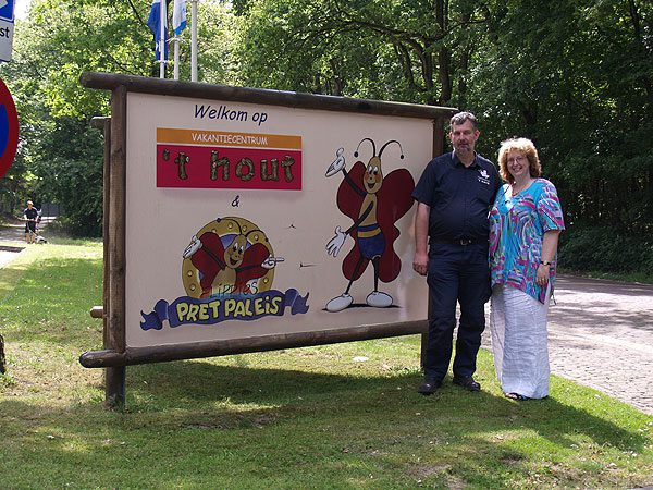 Bakkeveen, een groen en kleinschalig toeristisch centrum in de Friese Wouden dat ideaal is voor gezinsvakanties, gezien de vele voorzieningen, zoals als zwembaden en speelparken en een fraaie camping. Foto’s: Albert Hendriks.
