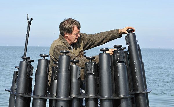 Bedenker Hoite Pruiksma laat het brulboeiorgel brullen. Foto: Jaap Spiekerman.