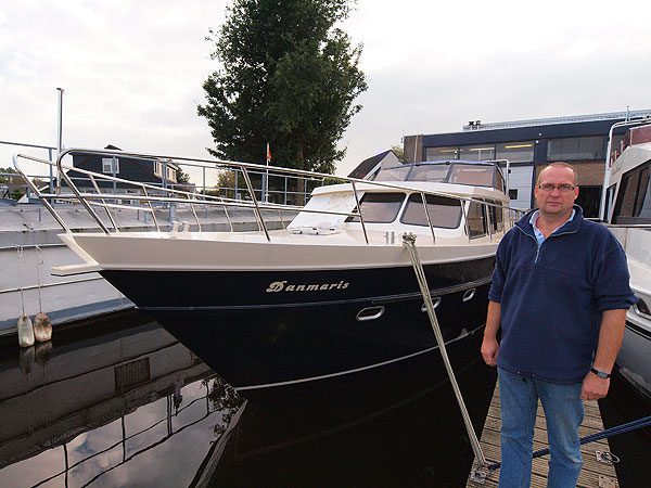 Klaas Zijda bij de 15 meter lange River Line die een totaal nieuwe betimmering en een royal class uitrusting krijgt.
