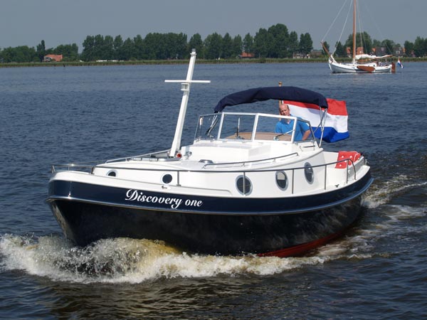 De RiverCruise 31 is speciaal gebouwd voor lage-bruggen-routes (doortvaarthoogte 2,45 m).