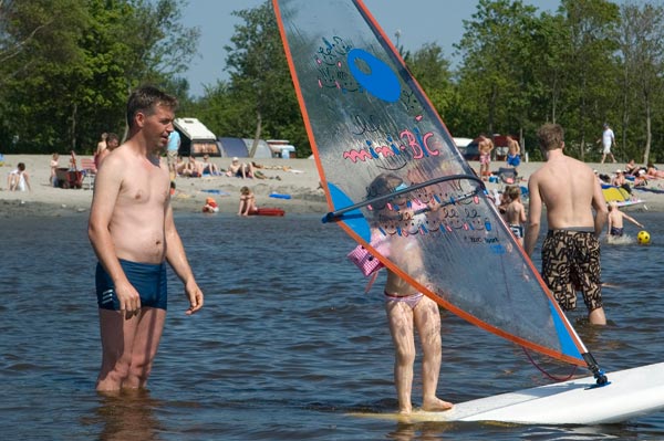 Zandstranden, schoon water en zuivere lucht in het Lauwersmeergebied betekenen plezier en gezondheid voor het hele gezin.