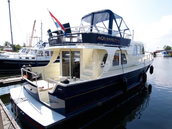 Was even wennen, de kleine Aquanaut European Voyager (13 meter), de Boann.