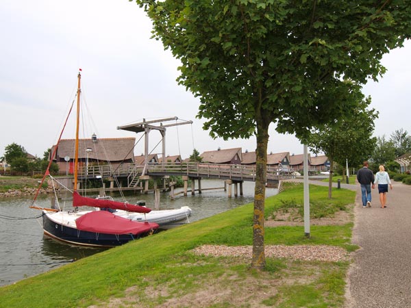 Beach Resport Makkum ontwikkelde zich tot een luxe vakantiedorp met een nostalgische look en heel veel natuur.