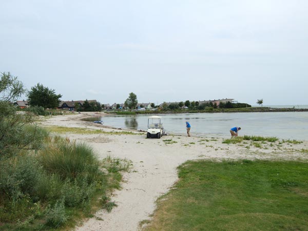 Vuil krijgt geen kans om zich een plaats te veroveren in één van de baaien waaraan vakantiewoningen liggen. Op het park en langs de kust is het er buitengewoon schoon.
