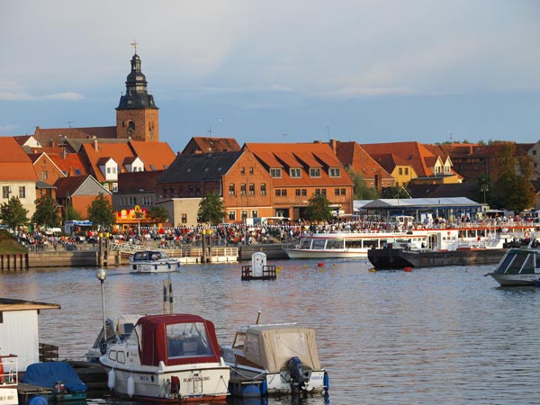 Friesland Holland is al enkele jaren actief in Duitse Hanzesteden, zoals Hansestadt Havelberg. De VVV van Havelberg heeft een Friesland Holland infocenter en het Friese bureau neemt ieder jaar in augustus deel aan een nautisch festival aan de rivier de Havel.