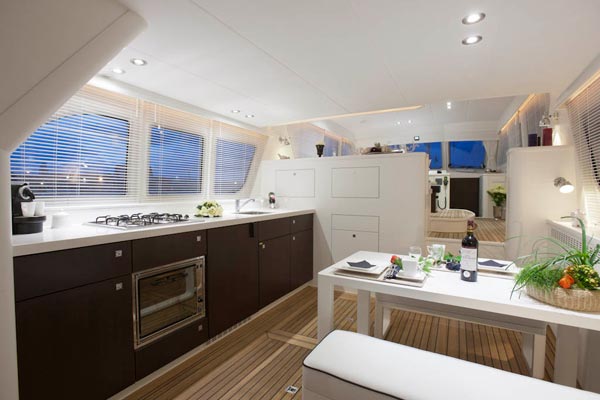 Het interieur van een Aquanaut European Voyager 1500.