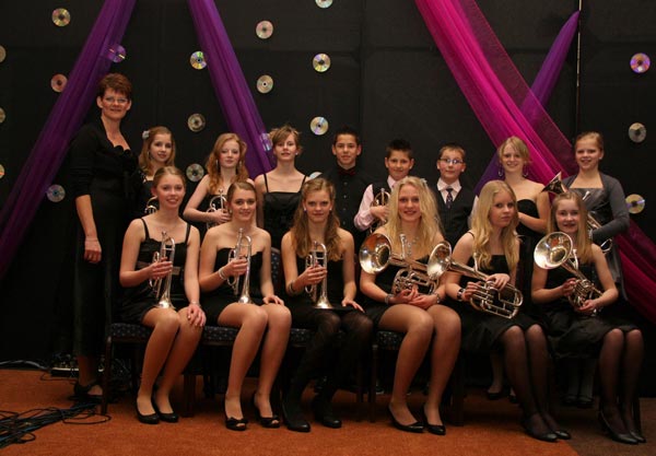 Pro Junior treedt 9 april 2012 op in het IJstijdenmuseum.