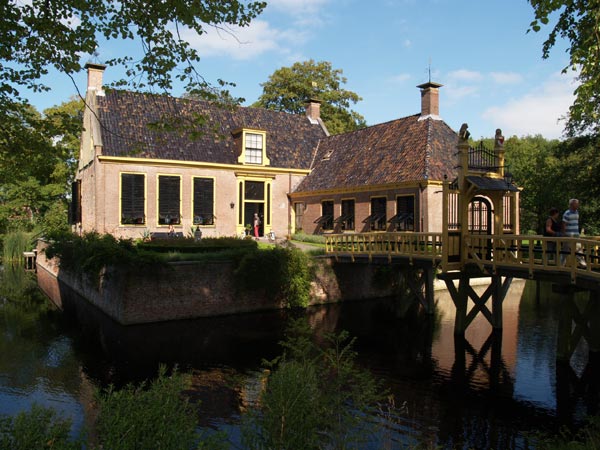 Klein maar fijn: Dekemastate in Jelsum.