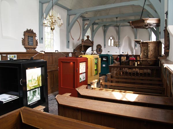 Het informatiecentrum van Friese stinzen en staten bevindt zich in Bears, in de kerk naast het staalskelet van de voormalige Uniastate.