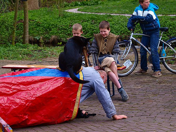 Harry van der Velde’s voorstellingen zijn leuk voor jong en oud en zeer geschikt voor campings en andere recreatieparken. De optredens duren een half uur.