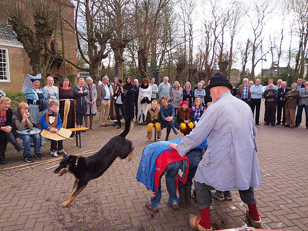 Harry van der Velde’s voorstellingen zijn leuk voor jong en oud en zeer geschikt voor campings en andere recreatieparken. De optredens duren een half uur.