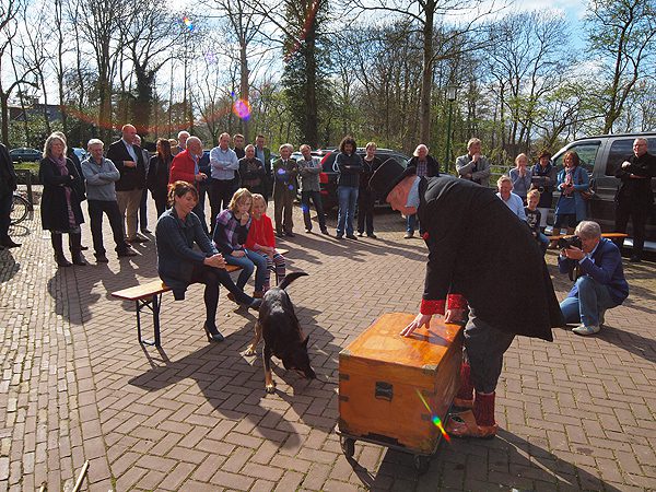 Harry van der Velde’s voorstellingen zijn leuk voor jong en oud en zeer geschikt voor campings en andere recreatieparken. De optredens duren een half uur.