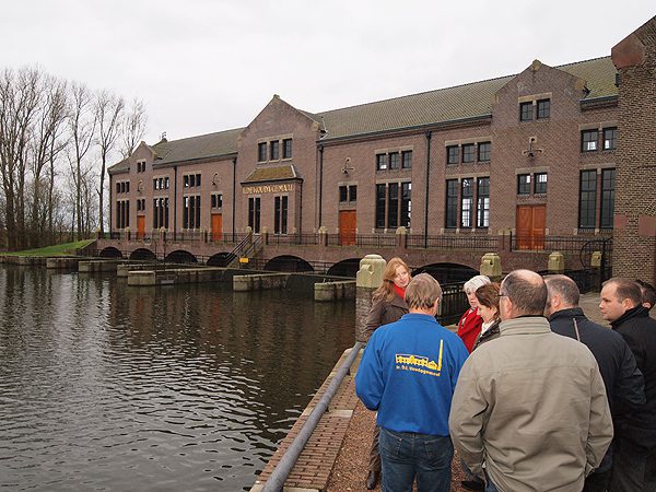 Het Woudagemaal is gebouwd in de nadagen van het stoomtijdperk. In de 19e en eerste helft van de 20e eeuw stonden 's winters grote delen van Fryslân onder water. Om wateroverlast in Fryslân tegen te gaan, is in 1913 besloten een stoomgemaal bij Lemmer te bouwen. Het gemaal werd in 1920 geopend door Koningin Wilhelmina en heeft als grootste nog werkende stoomgemaal ter wereld nog steeds een praktische functie in de Friese waterhuishouding.