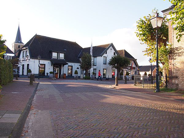 Proef de Gouden Friese Wouden! In dorpen waar je het helemaal niet zou verwachten vind je culinair gezien aparte restaurants, zoals ‘de Smaeck van Spa’ en ‘Bistro Taste’ in brinkdorp Makkinga bij Oosterwolde.