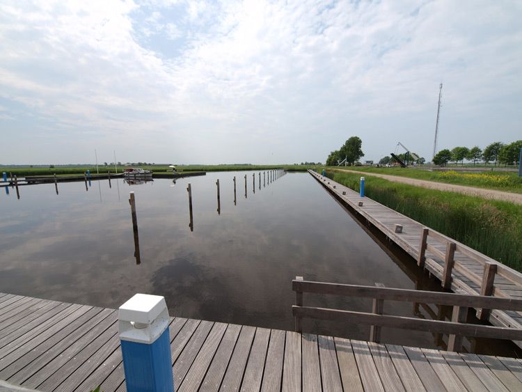 nieuwe jachthaven met alle voorzieningen bij de Driewegsluis