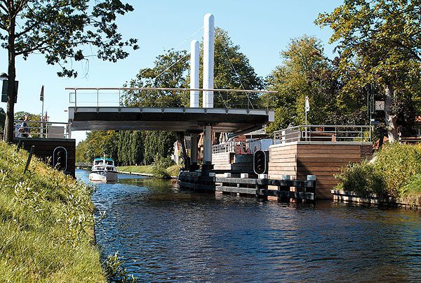Hefbrug van composiet