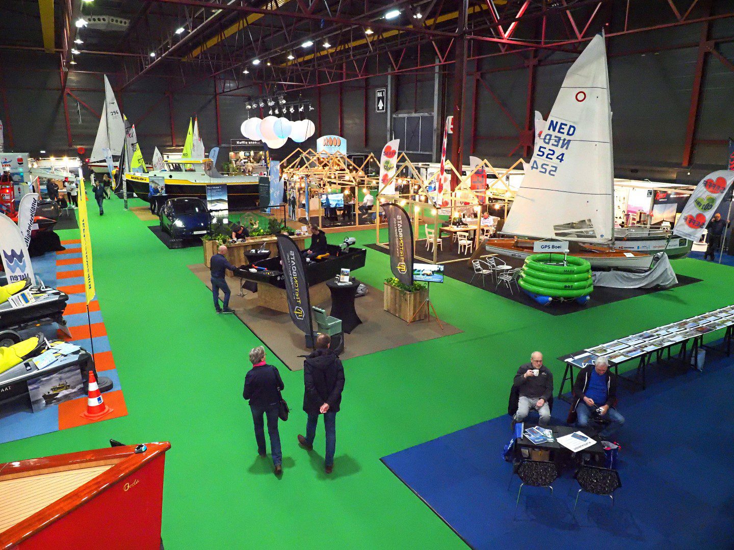 Beursplein met zeilboot